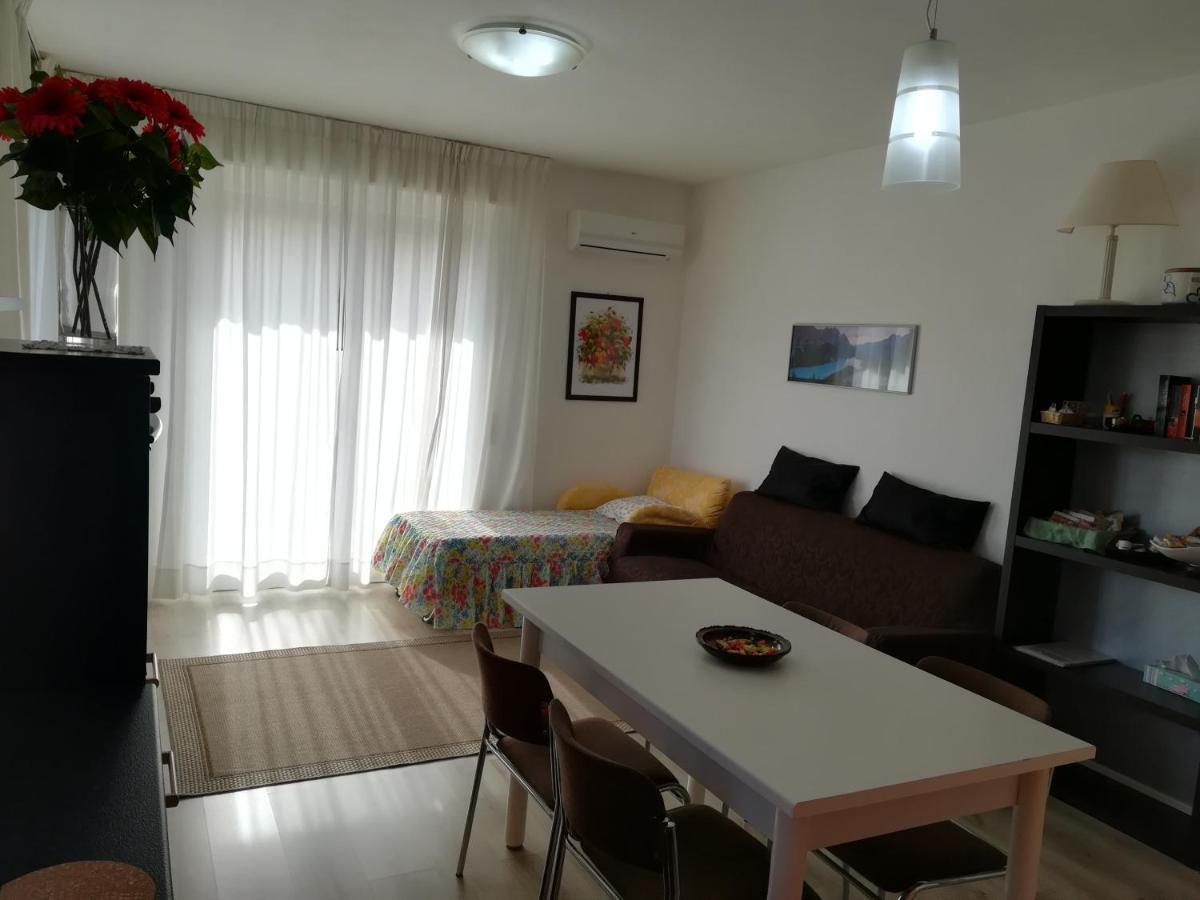 Sweet Irene Deluxe Apartment Bardolino Bagian luar foto