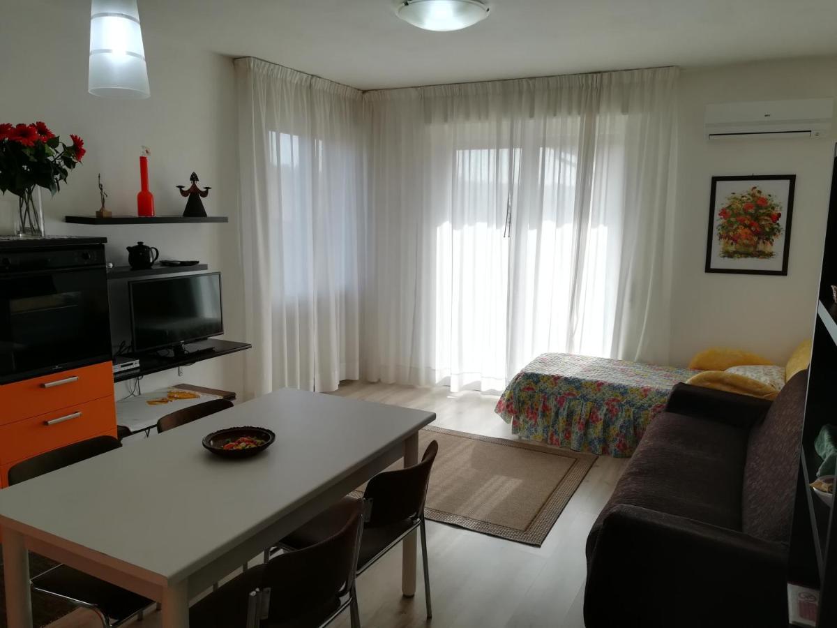 Sweet Irene Deluxe Apartment Bardolino Bagian luar foto